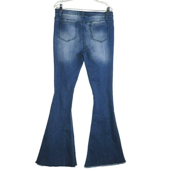 Crazy Train Whiskered Flare Leg Jeans Size 7 Medium Wash Blue Denim 31X32.5 - Picture 3 of 10
